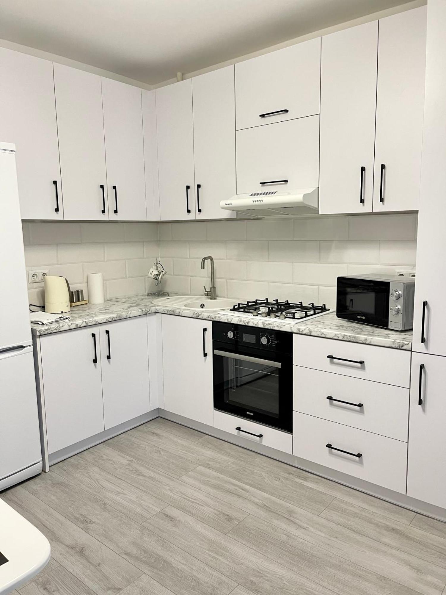 Sunny Home Apartments Апартаменти У Новобудові Поряд Медичний Центр Angelholm Дуже Чисто! Chernivtsi Exterior foto